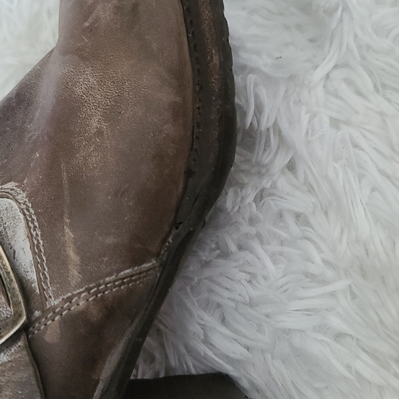 Frye | size 9 | distressed engineer boot with heel - Picture 12 of 14